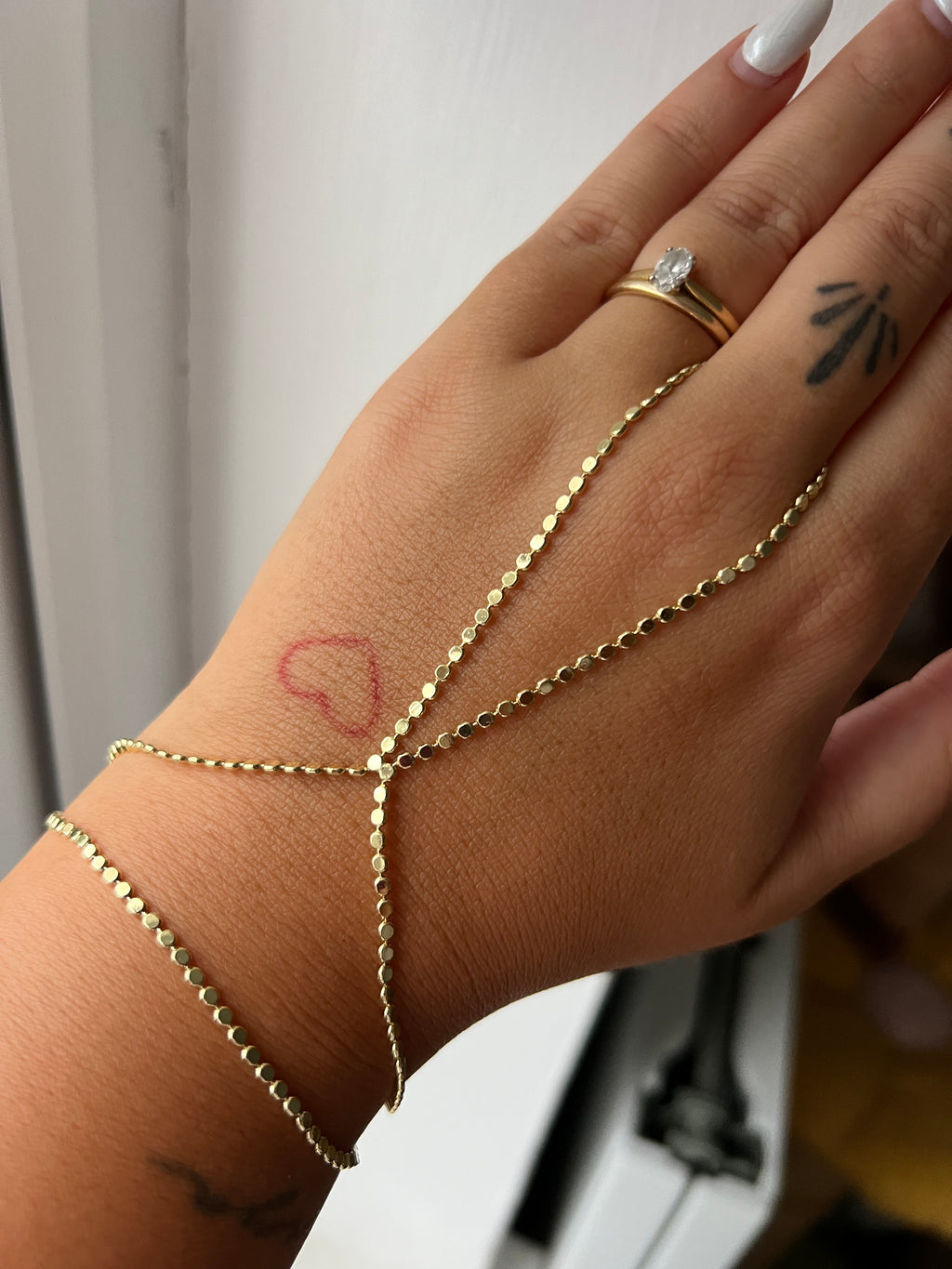 Serenelle Dot Hand Chain – 14K Gold Plated