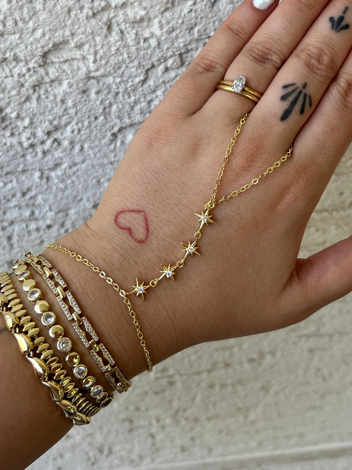 Celestia Star Hand Chain – 14K Gold Plated
