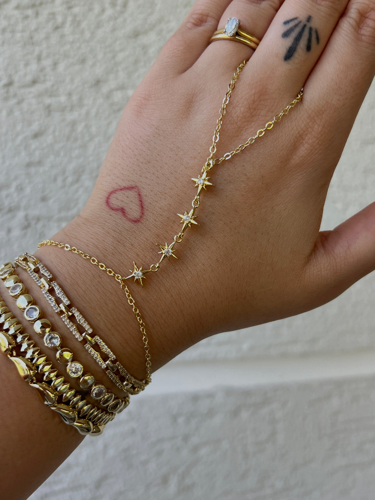Celestia Star Hand Chain – 14K Gold Plated