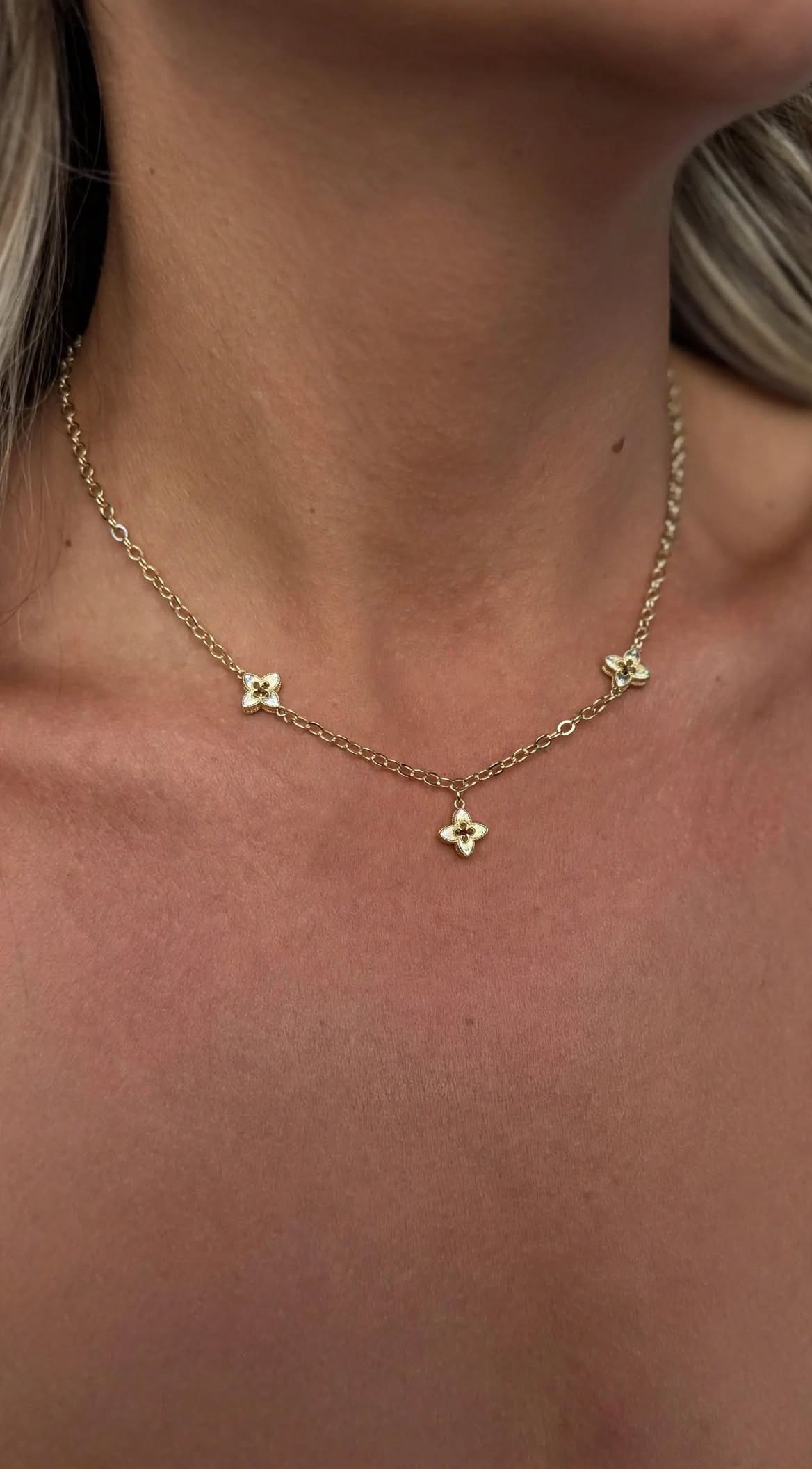 Fleur – Three Petal Charm Necklace