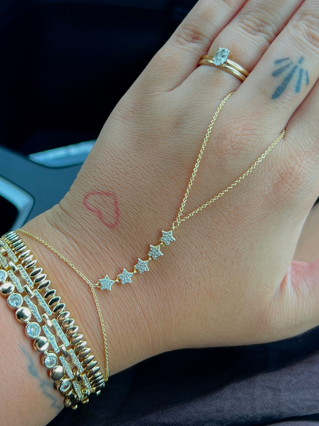 Minimal Star Hand Chain – 14K Gold Plated
