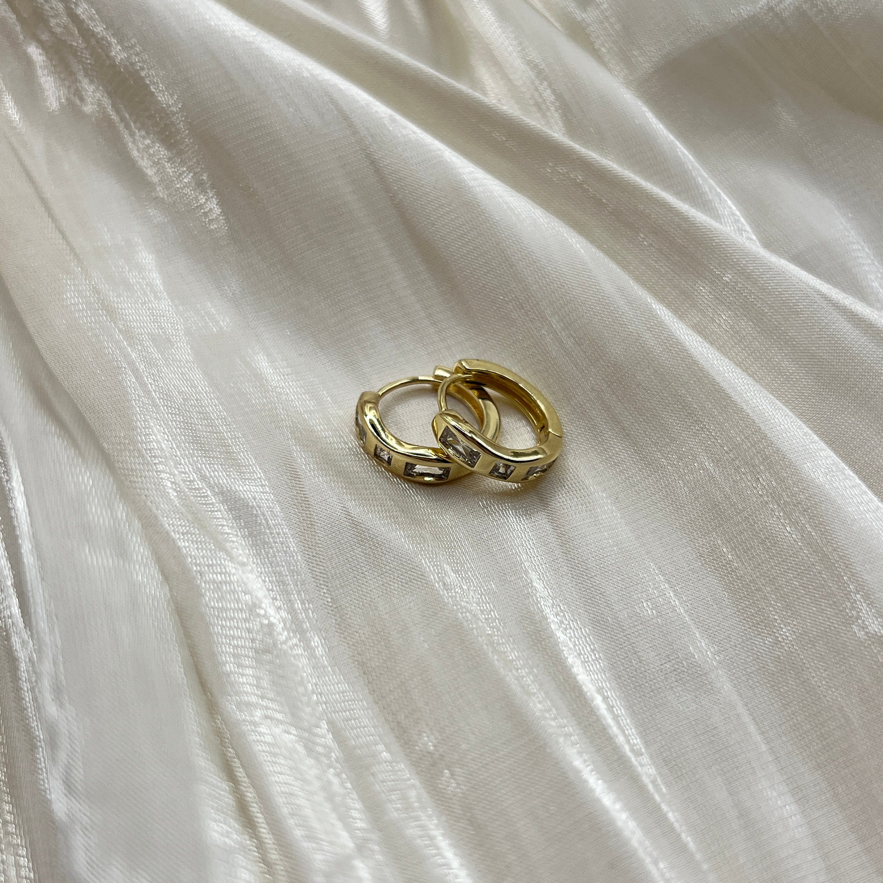 Baguette Stone Hoop Earrings Gold – Arvella