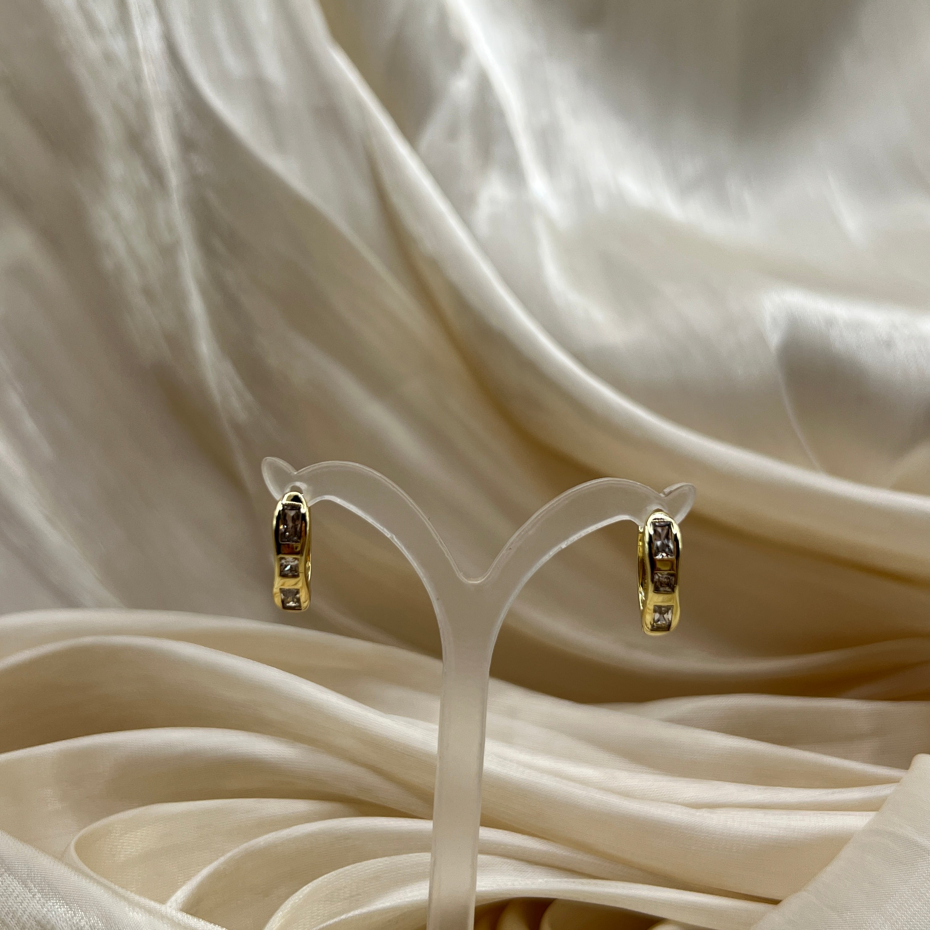 Baguette Stone Hoop Earrings Gold – Arvella