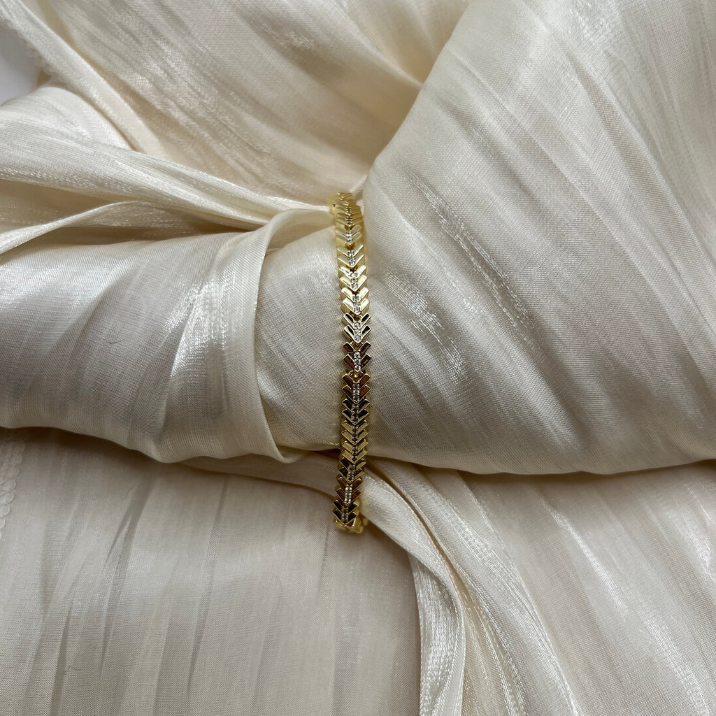CZ Chevron Gold Bracelet – Elisse | 14K Gold Plated