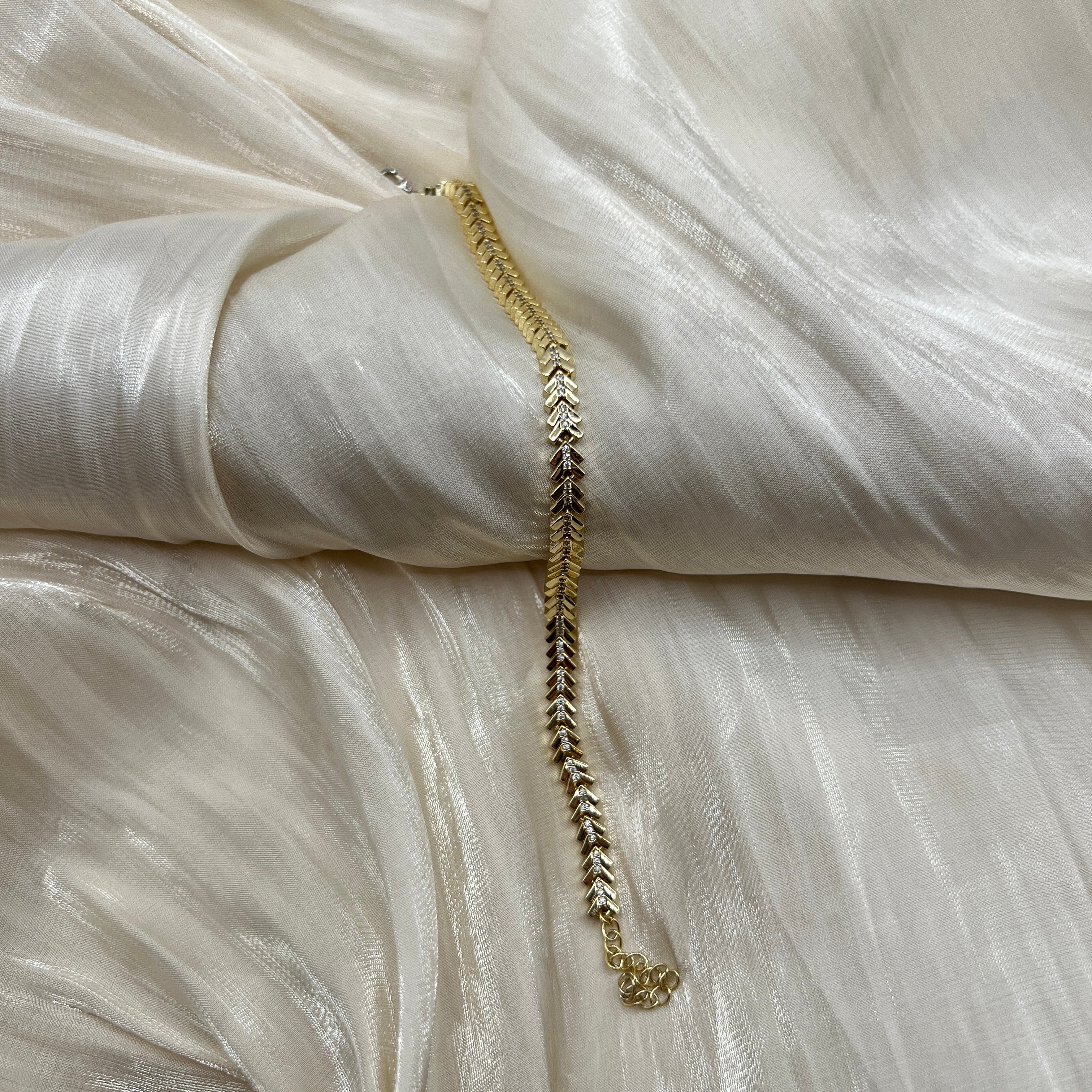 CZ Chevron Gold Bracelet – Elisse | 14K Gold Plated