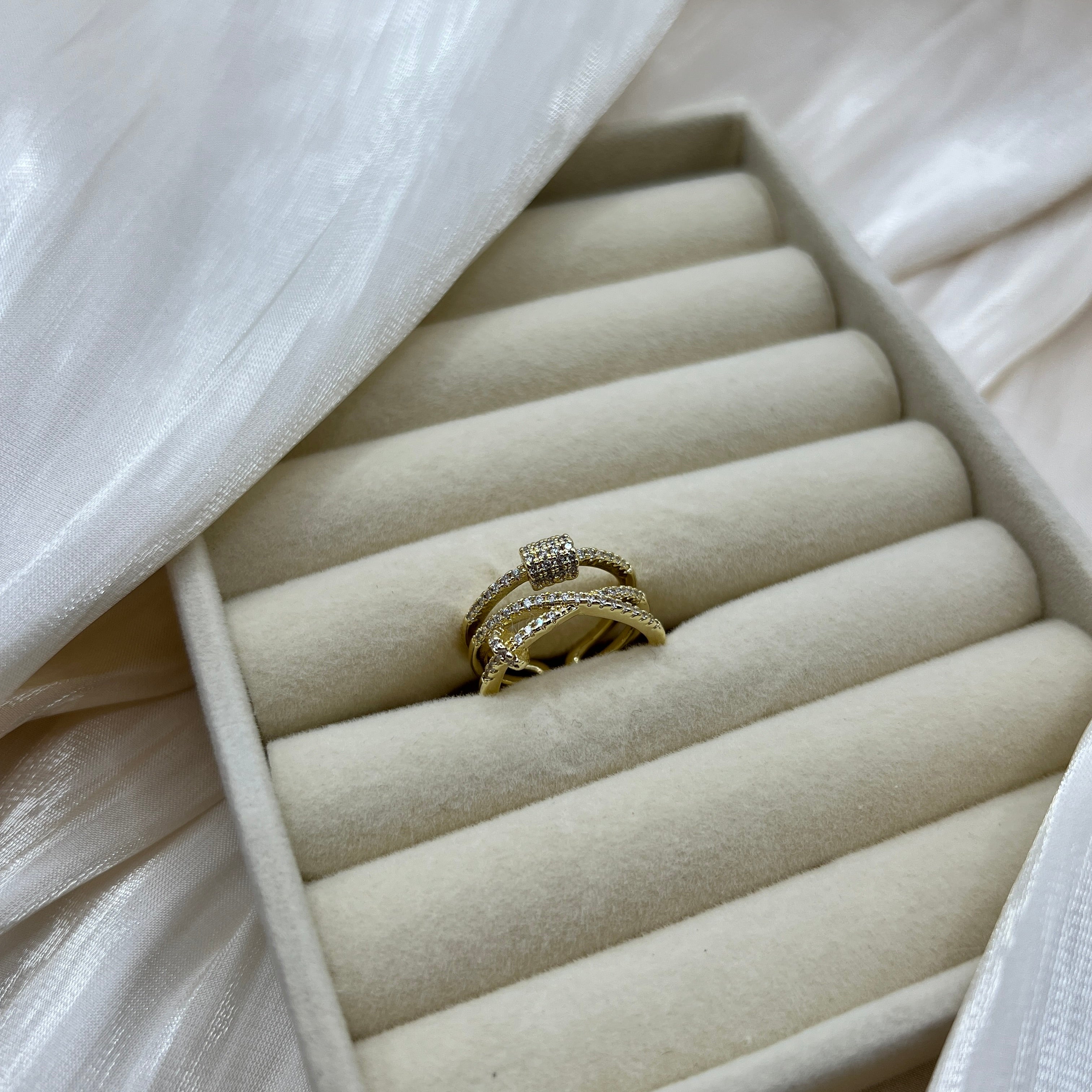 Criss-Cross Pave Ring – Aurora