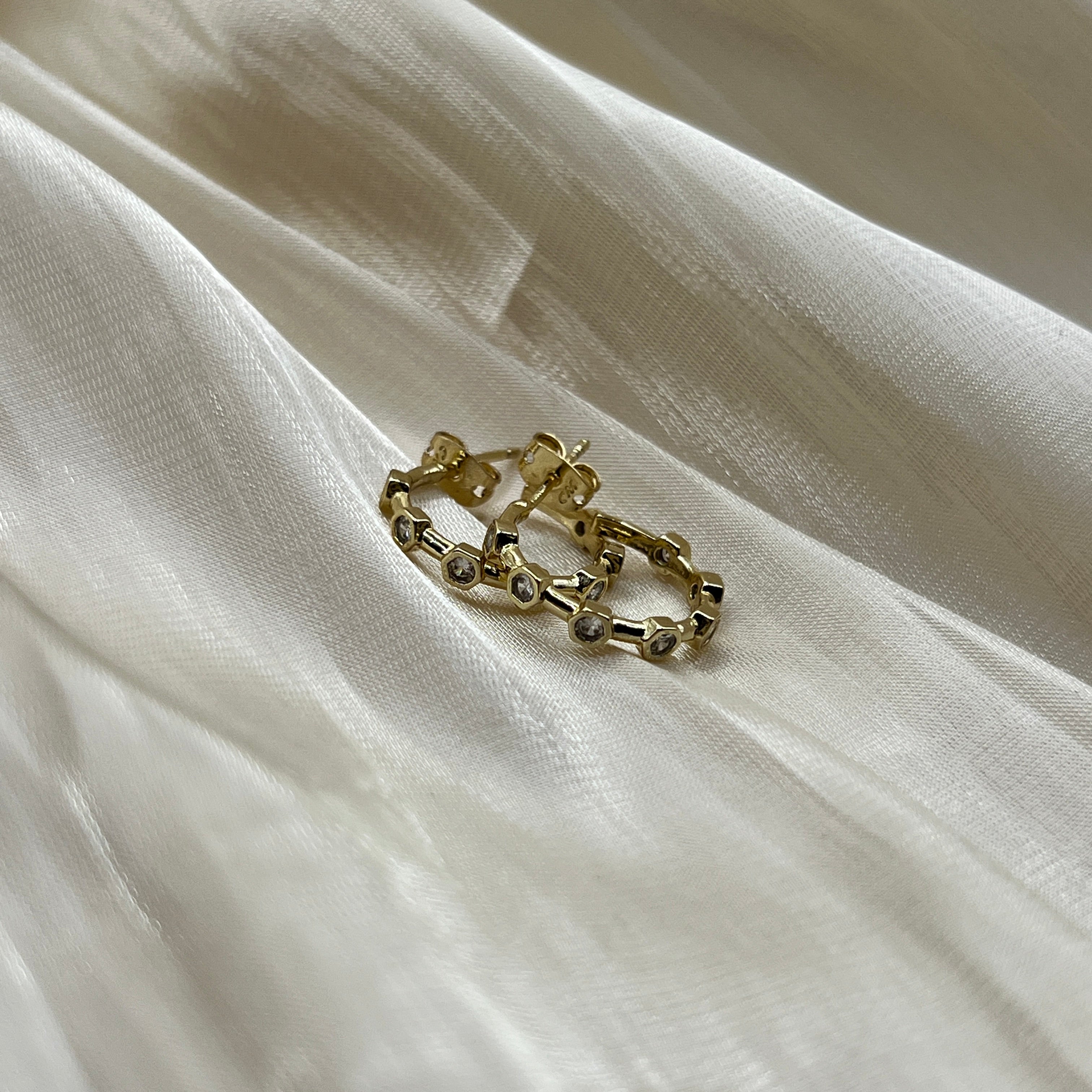 Geometric Stone Hoop Earrings Gold – Virelva