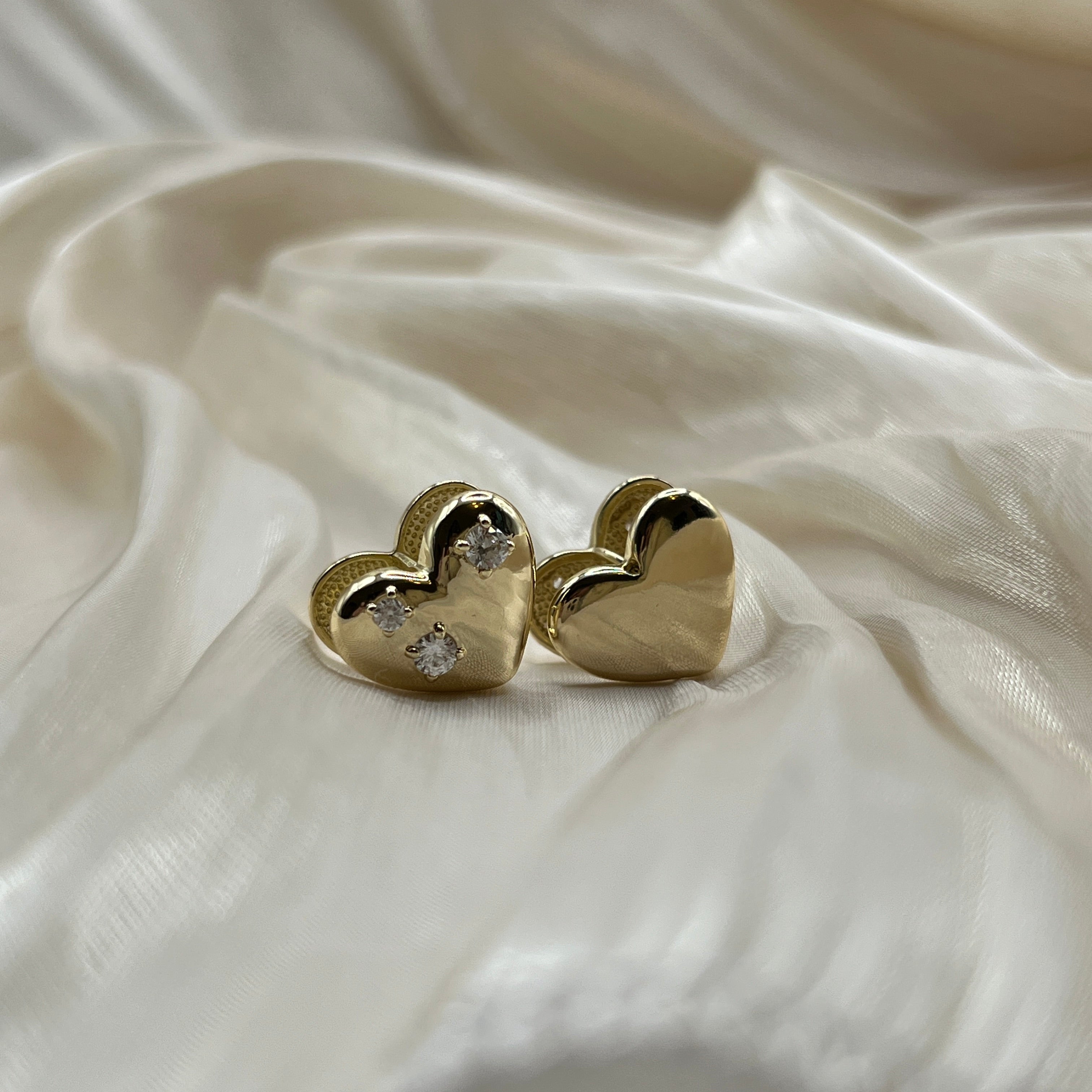 Heart Stone Stud Earrings Gold – Amelisse