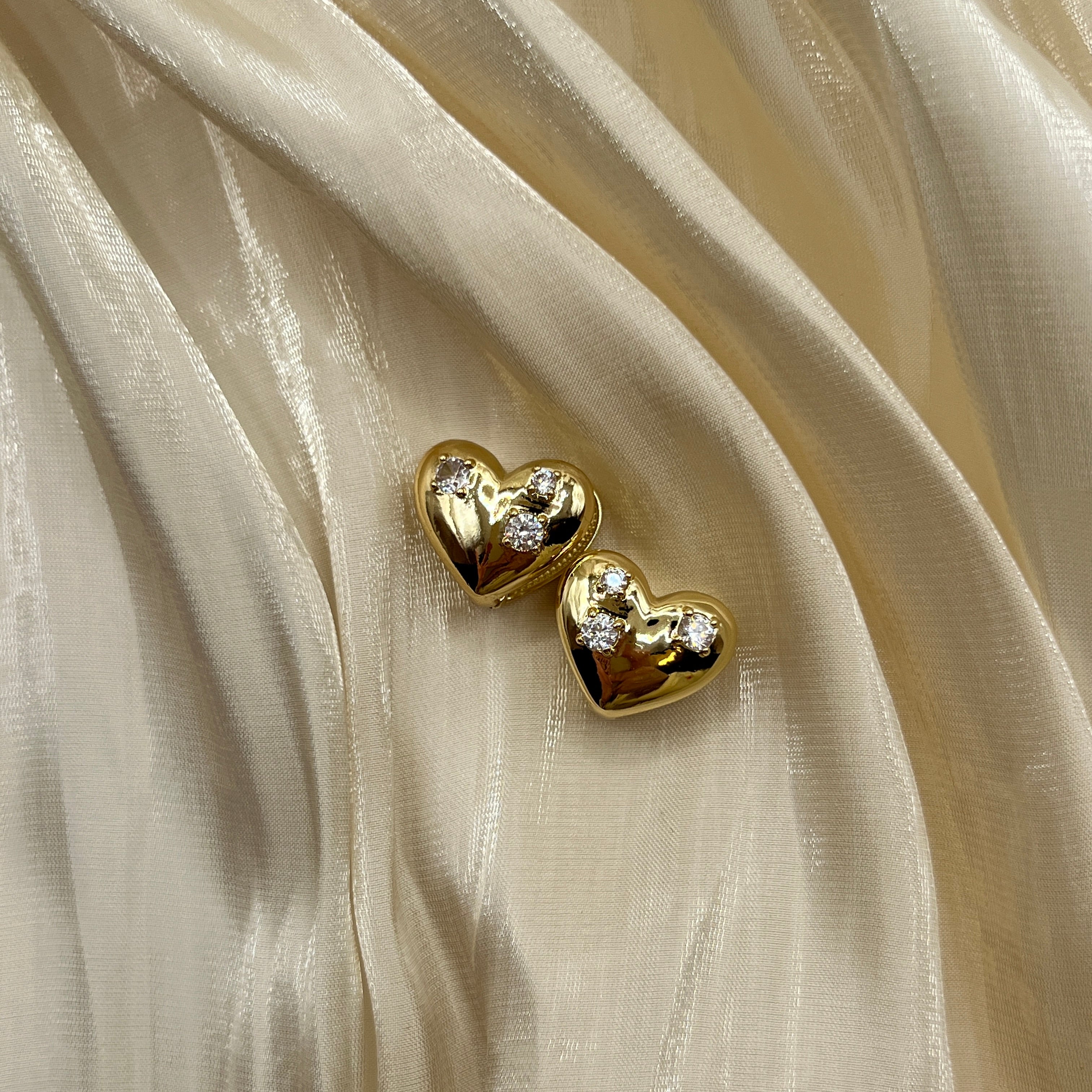Heart Stone Stud Earrings Gold – Amelisse