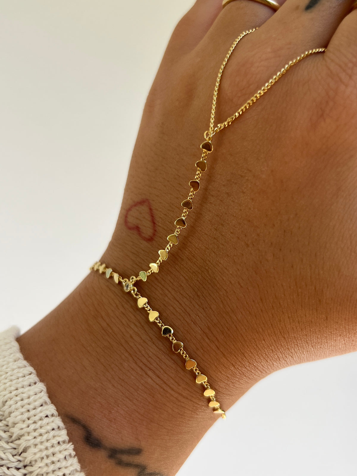 Amélie – Heart Hand Chain
