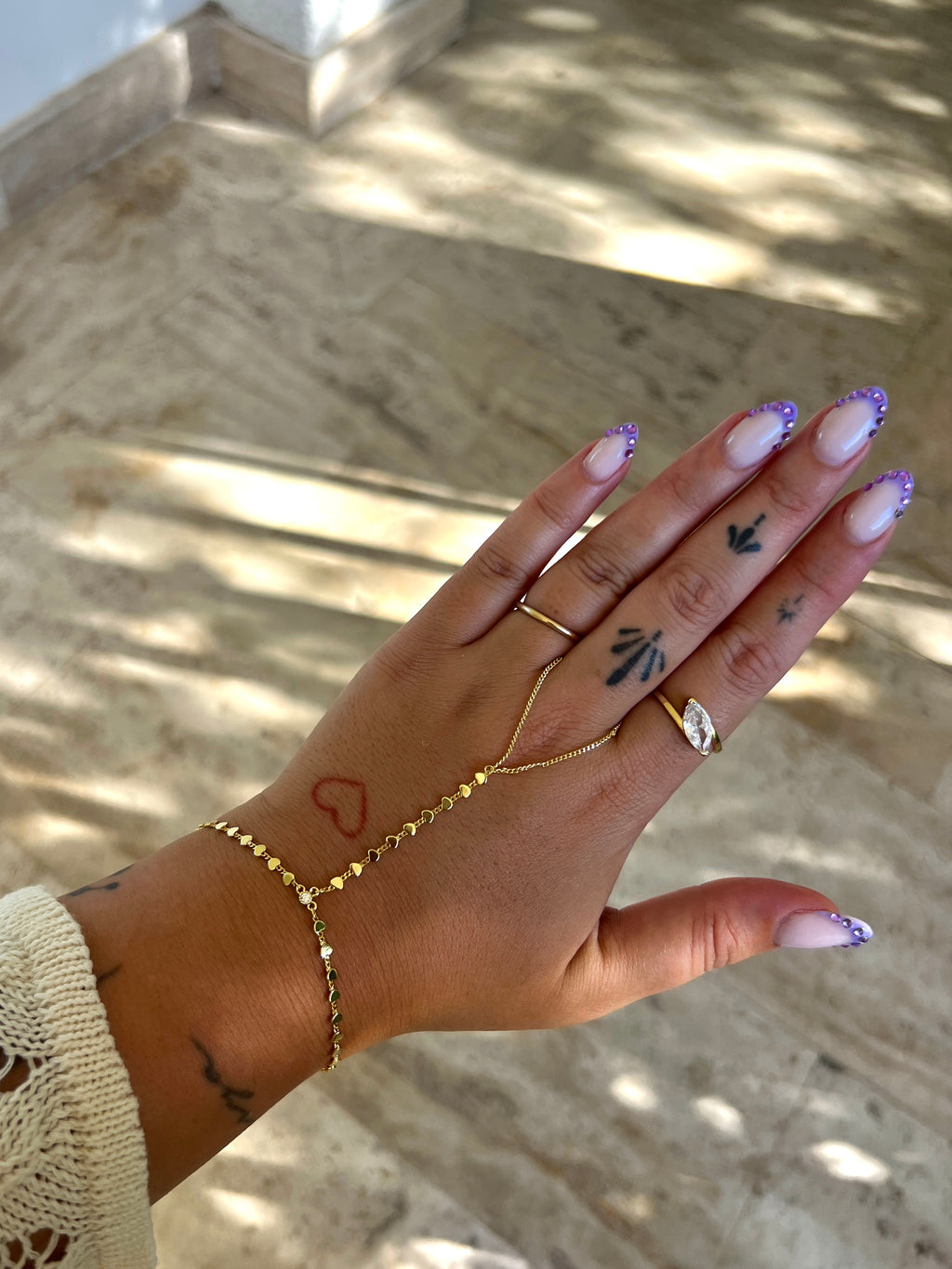 Amélie – Heart Hand Chain