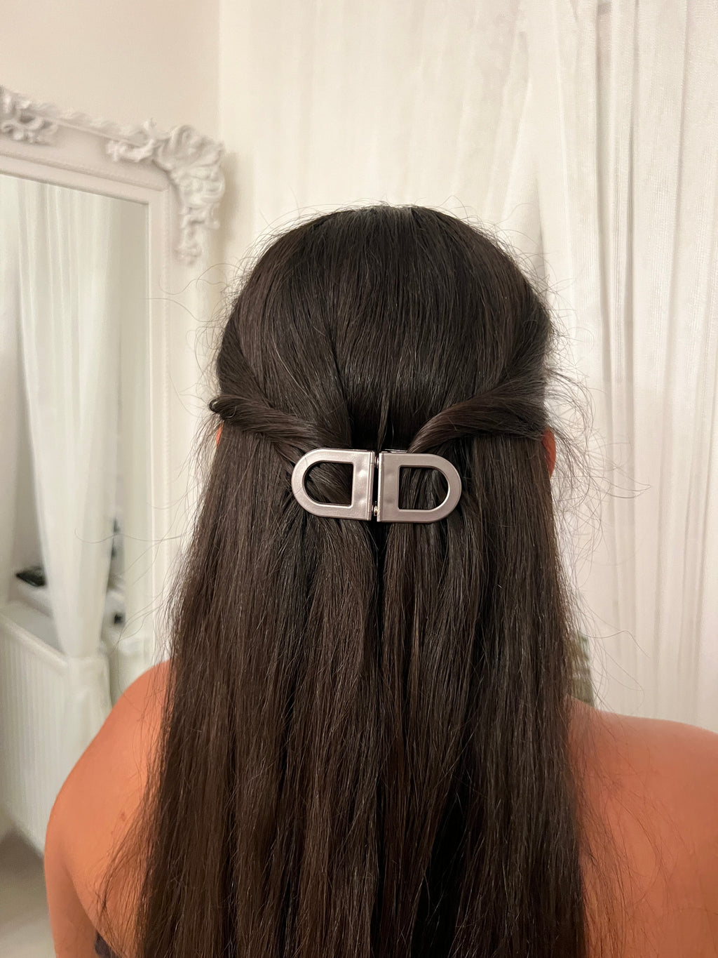 Oval Magnetic Hair Clip