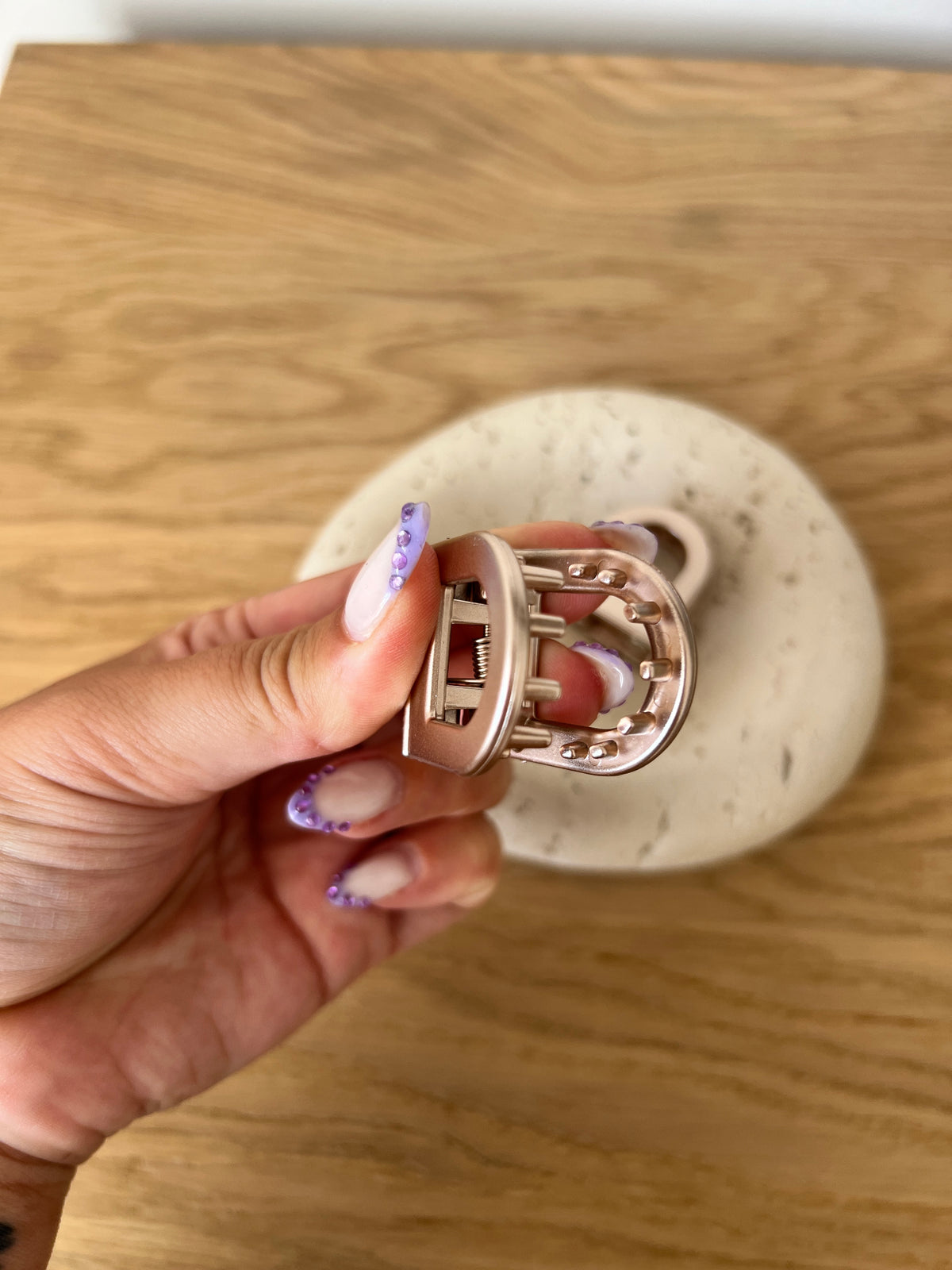 Oval Magnetic Hair Clip