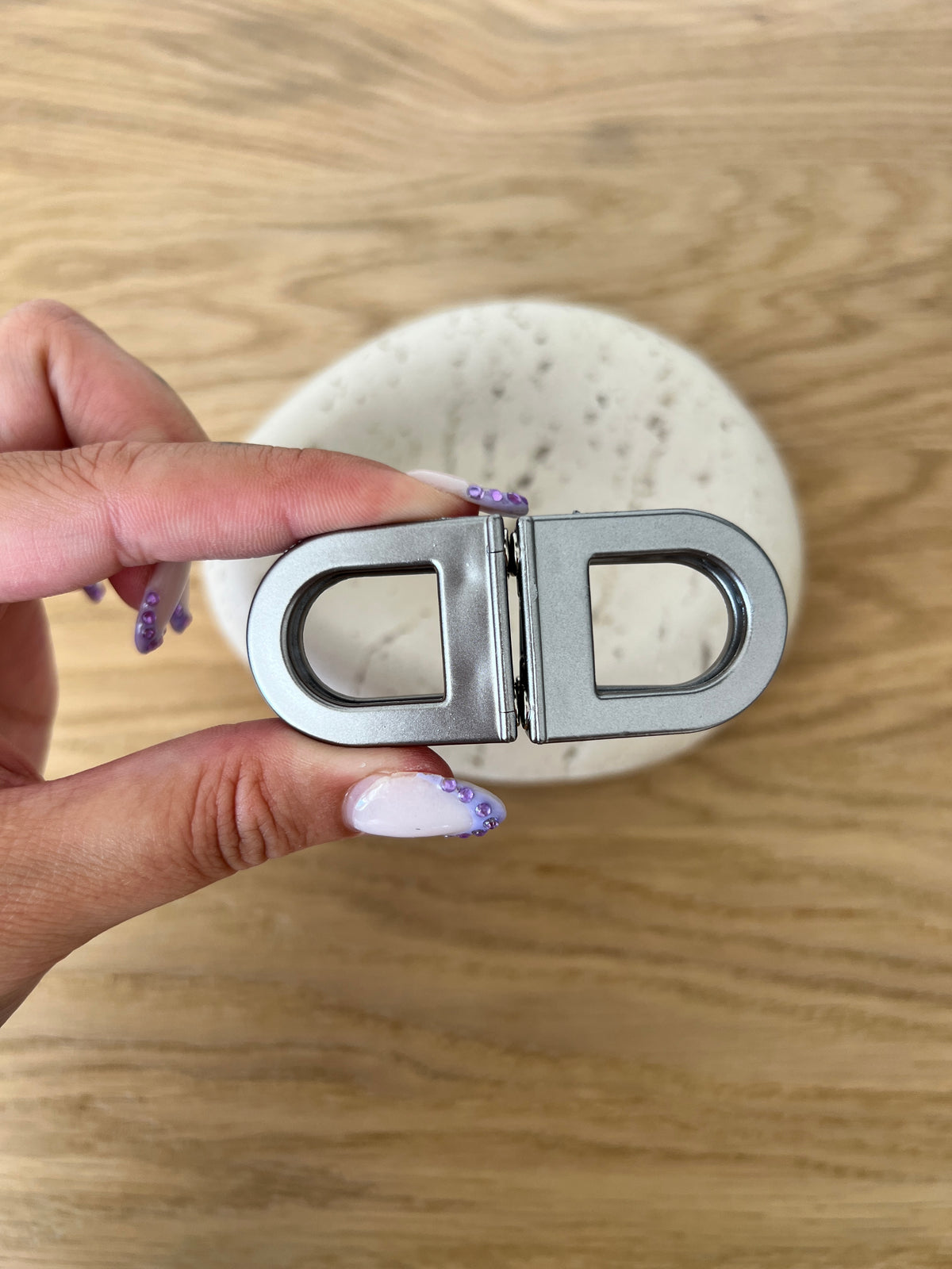 Oval Magnetic Hair Clip