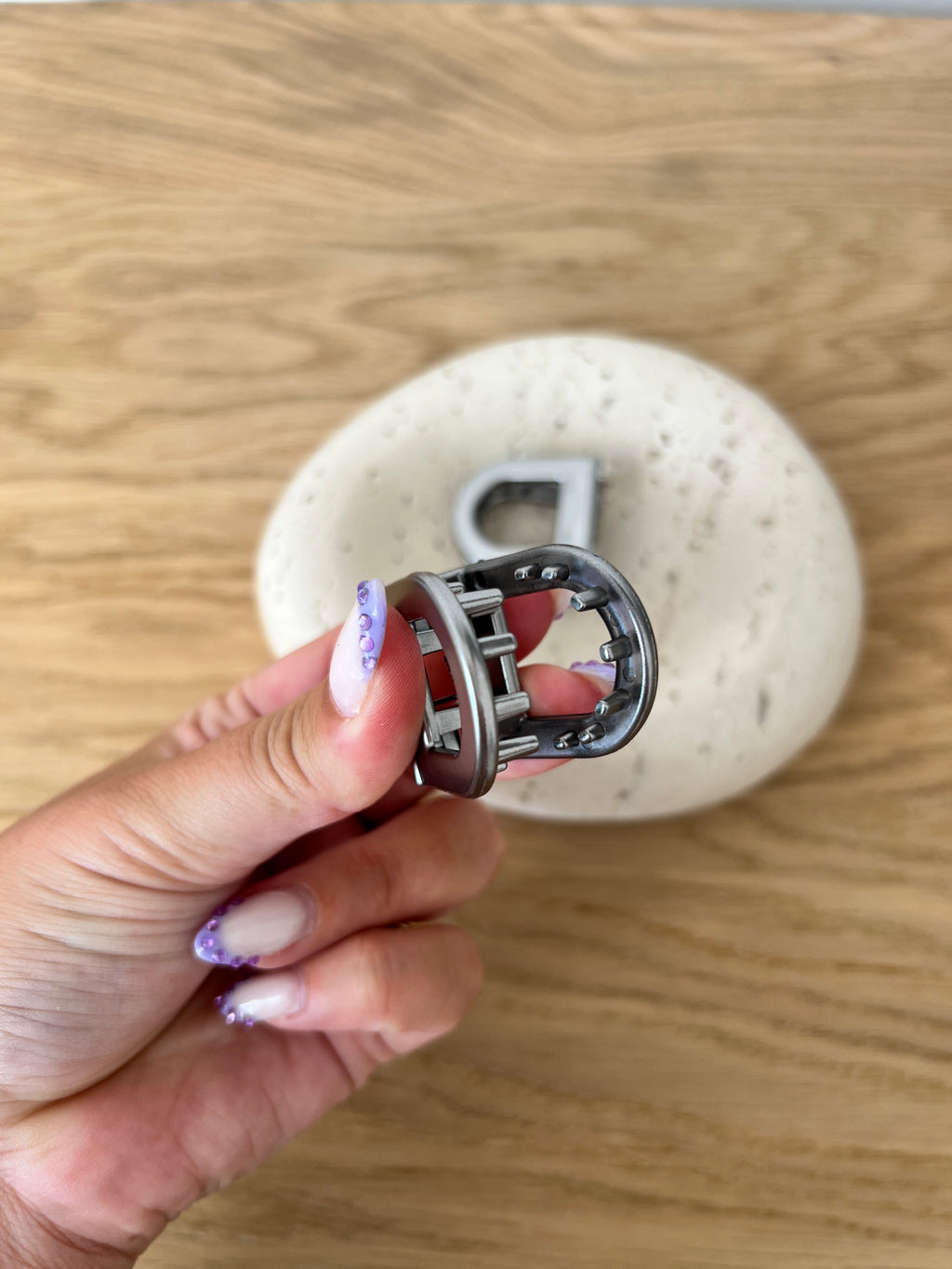 Oval Magnetic Hair Clip