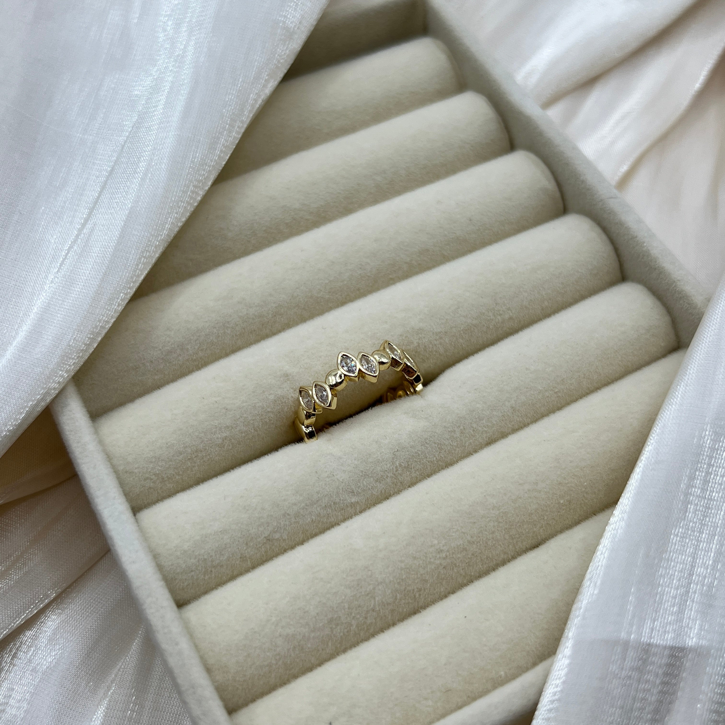 Marquise Chain Adjustable Gold Ring  – Elowen