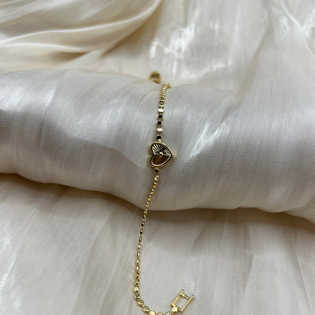 Minimal Heart Gold Bracelet – Amora | 14K Gold Plated