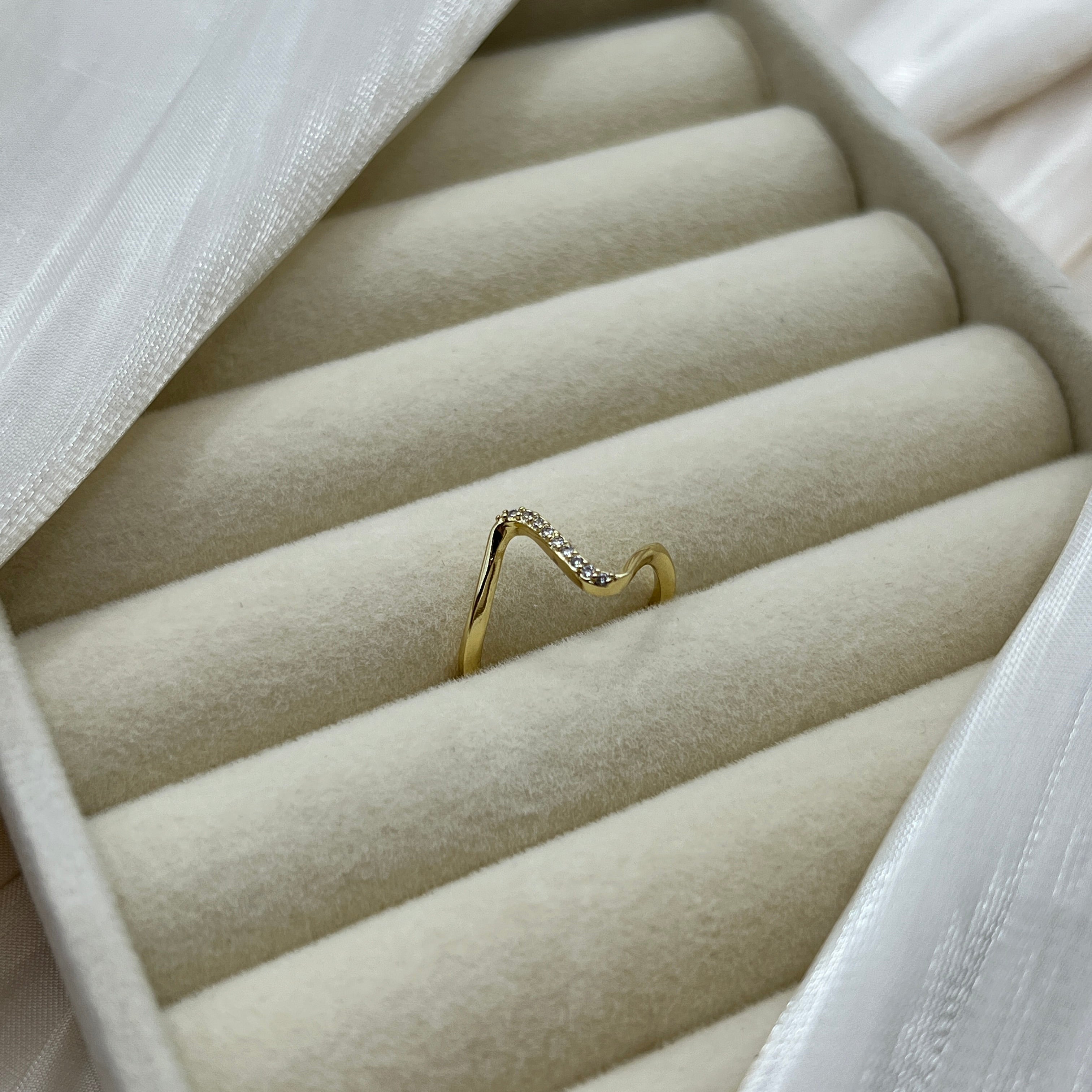 Pavé Wave Adjustable Ring – Ismera