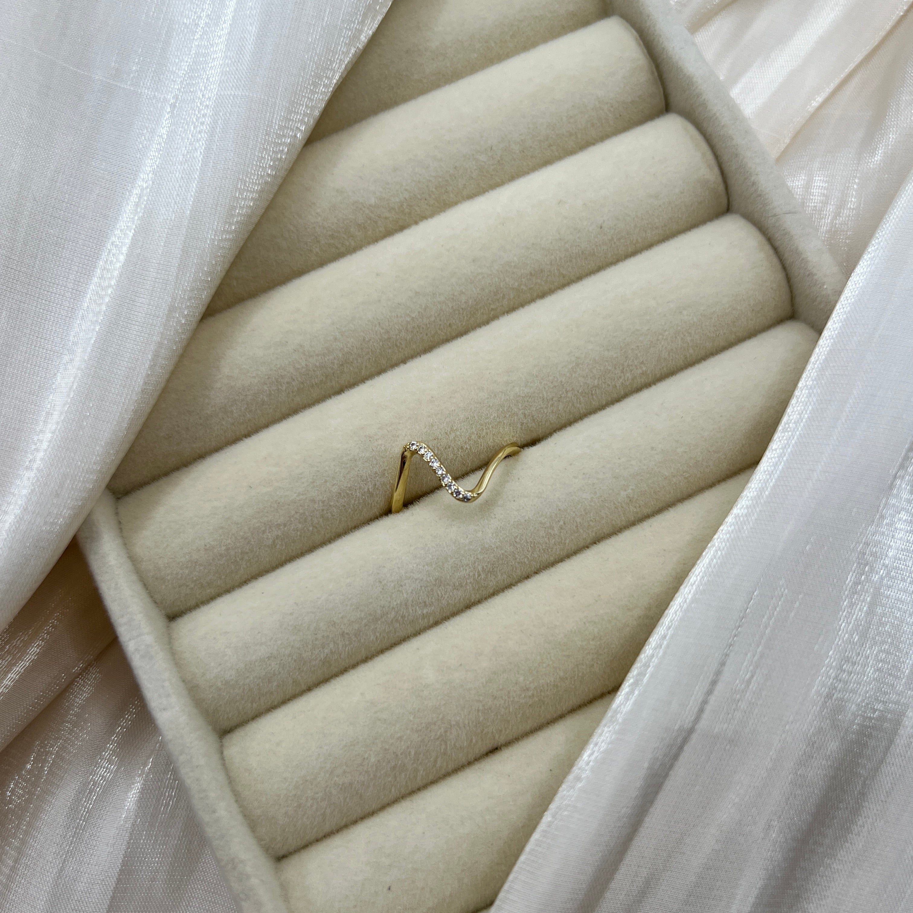 Pavé Wave Adjustable Ring – Ismera