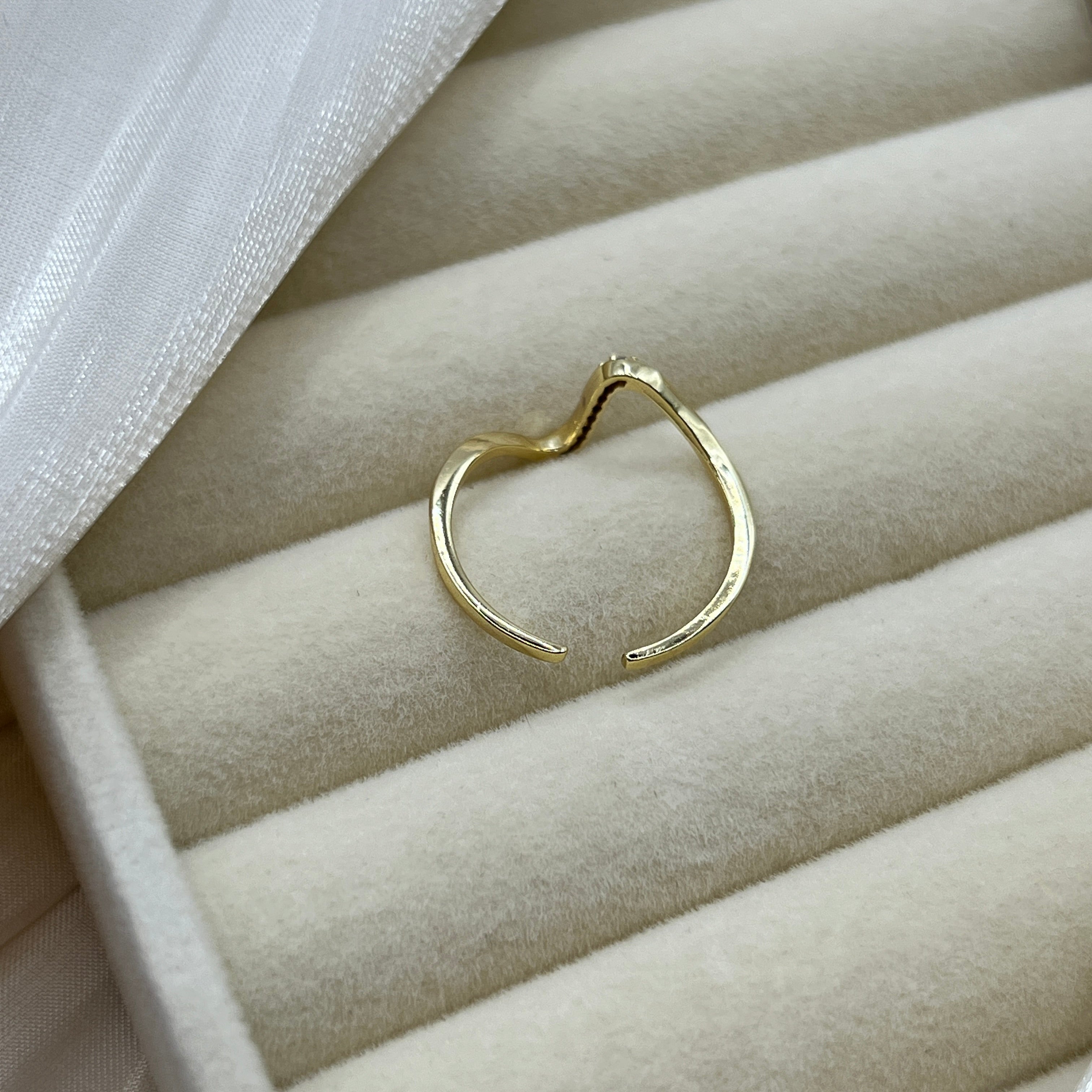 Pavé Wave Adjustable Ring – Ismera