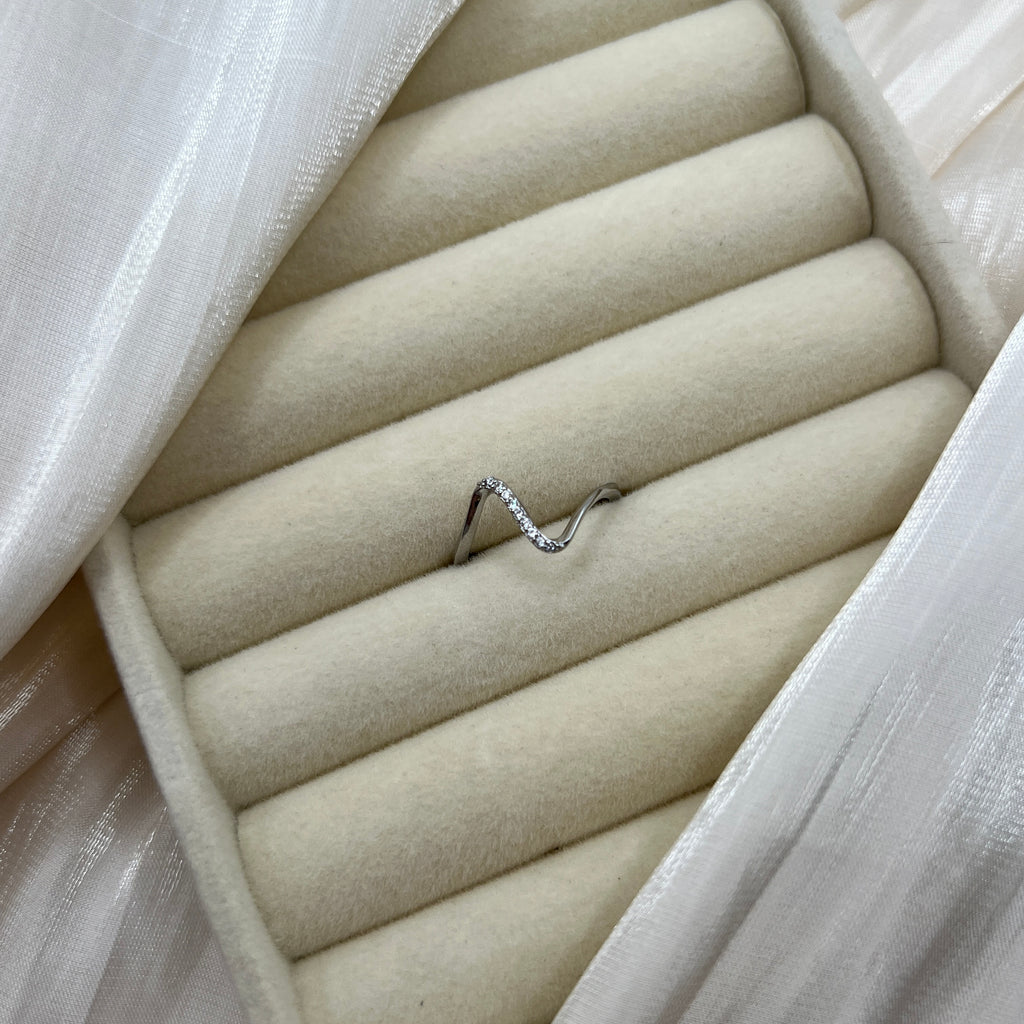 Pavé Wave Adjustable Ring – Ismera