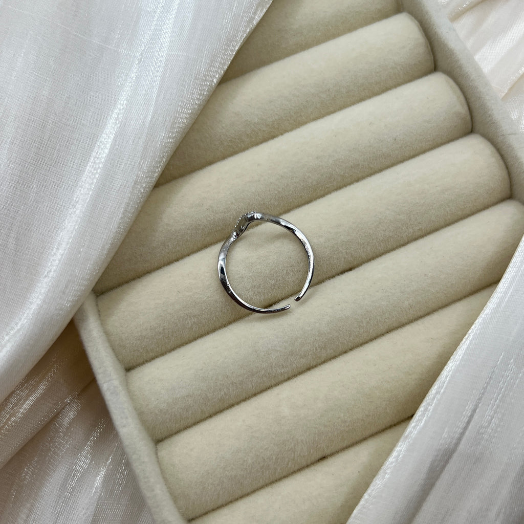 Pavé Wave Adjustable Ring – Ismera
