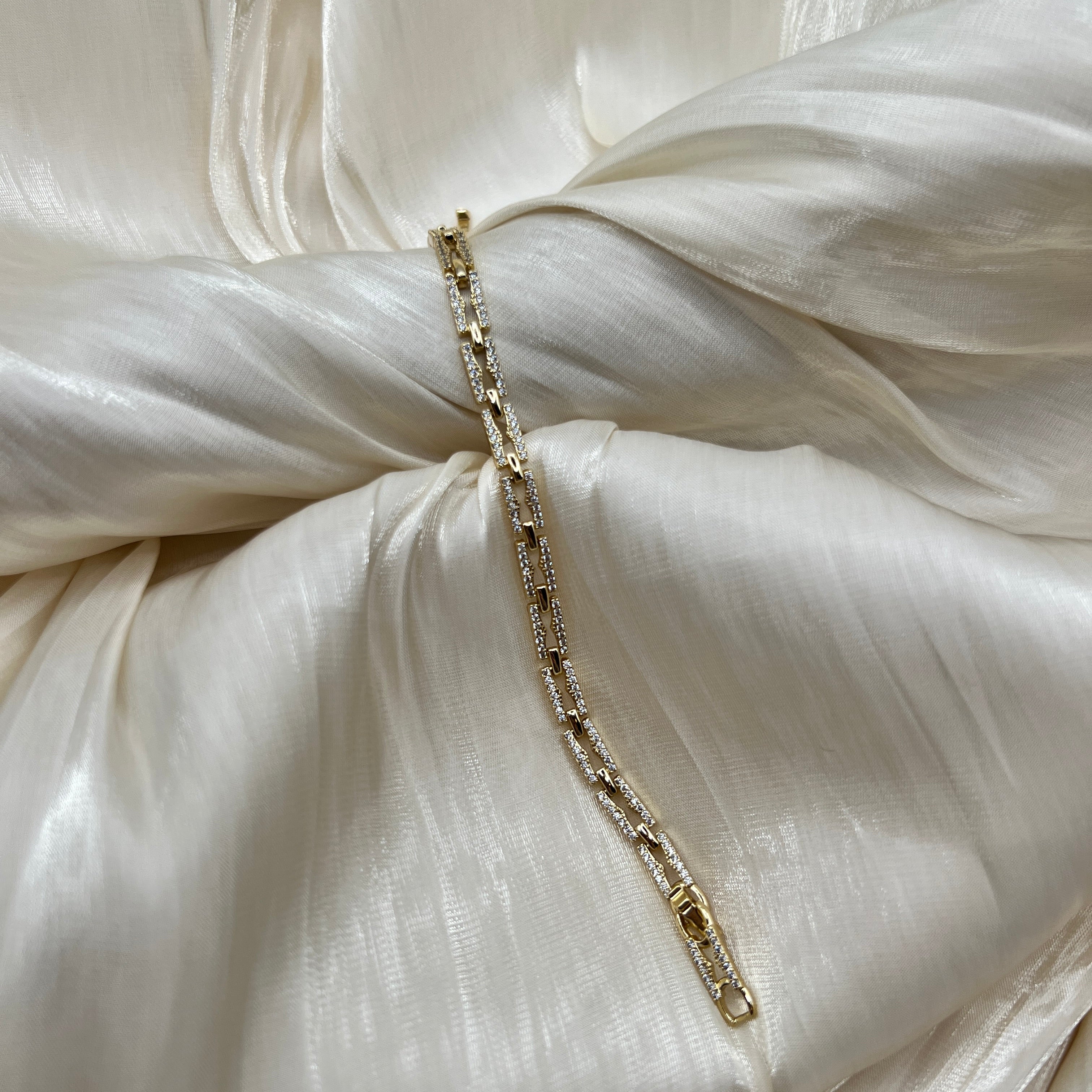 Pavé Link Chain Bracelet – Évren | 14K Gold Plated