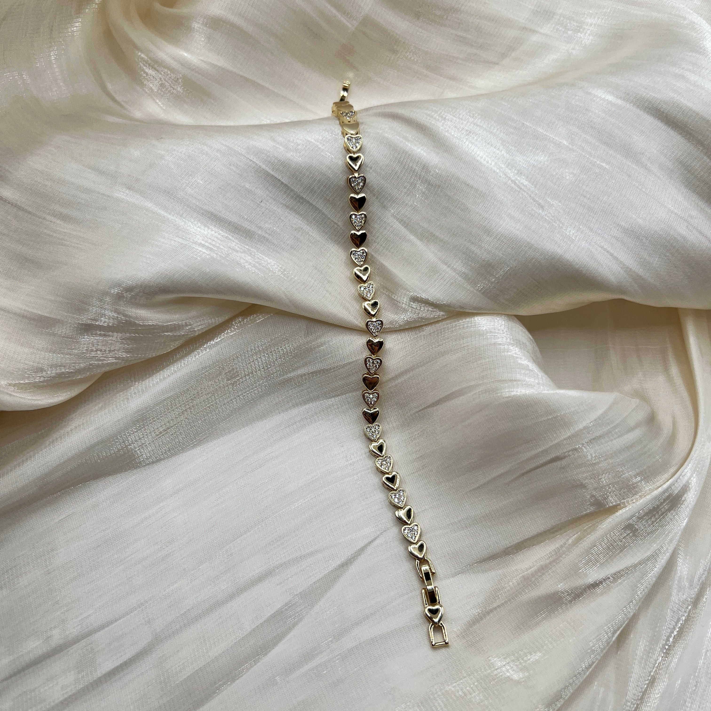 Petite Heartline Bracelet – Seraphine | 14K Gold Plated