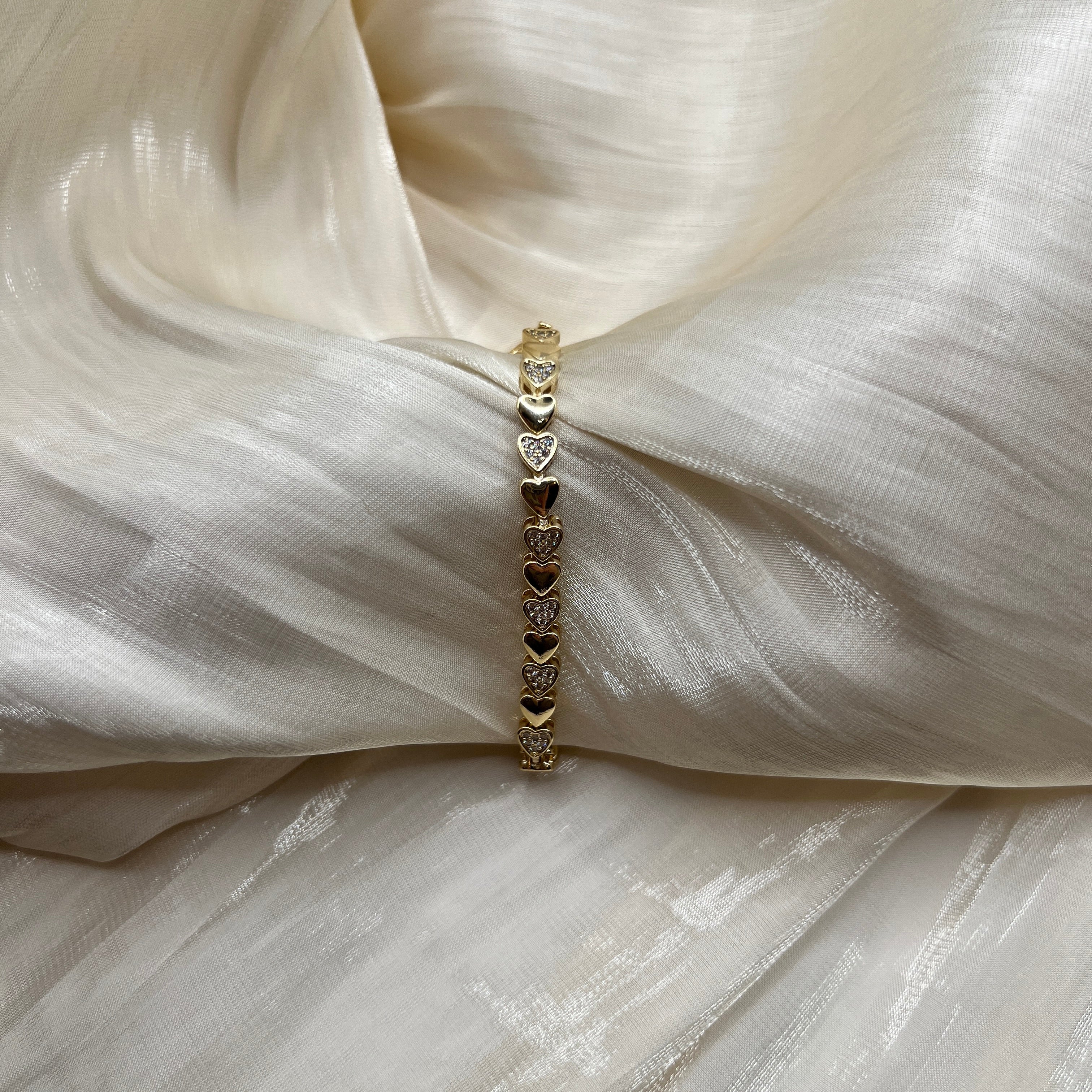 Petite Heartline Bracelet – Seraphine | 14K Gold Plated