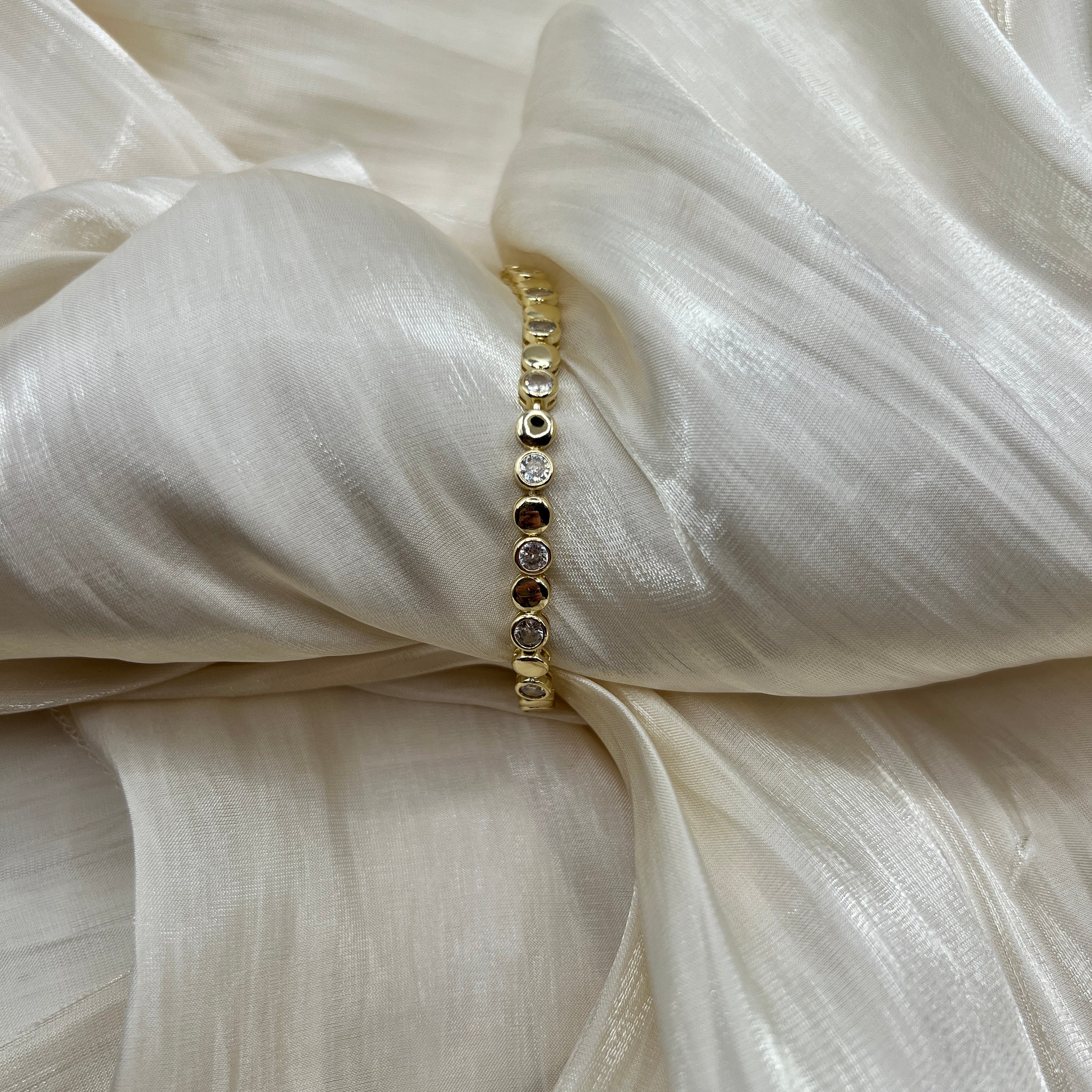 Dainty CZ Disc Bracelet – Celestia | 14K Gold Plated