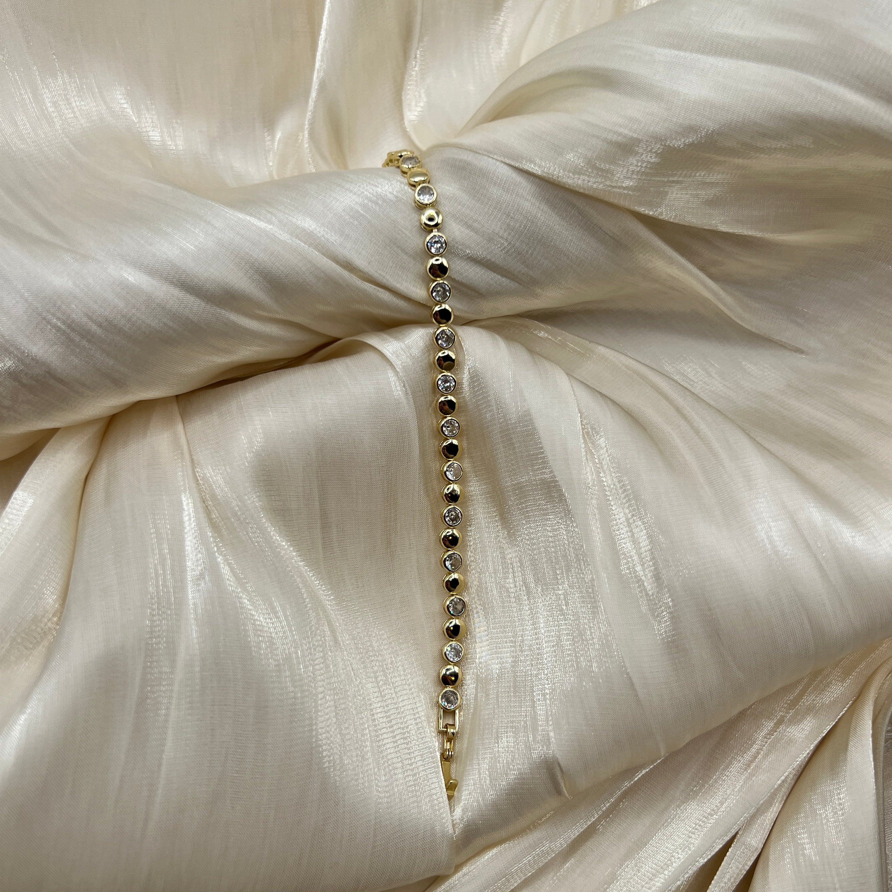 Dainty CZ Disc Bracelet – Celestia | 14K Gold Plated