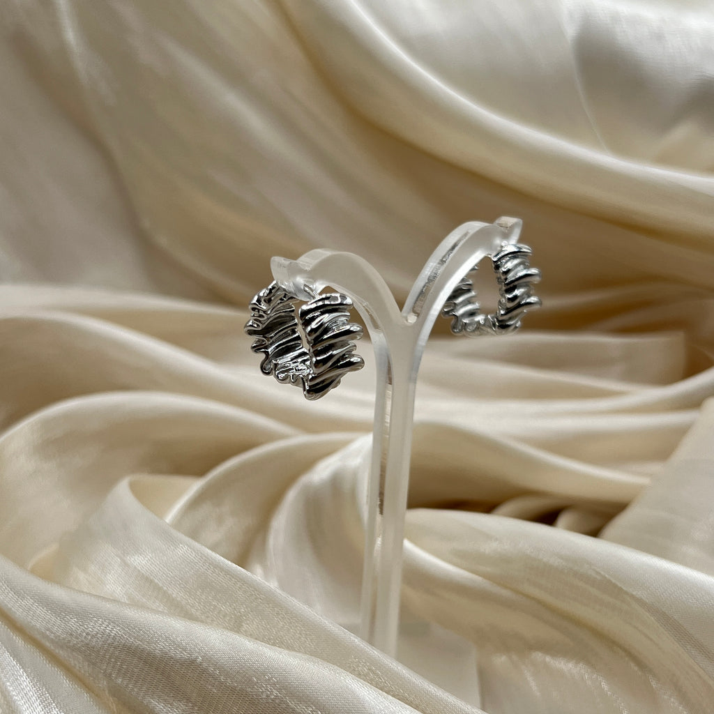 Ribbed Chunky Hoop Earrings – Vaelisse