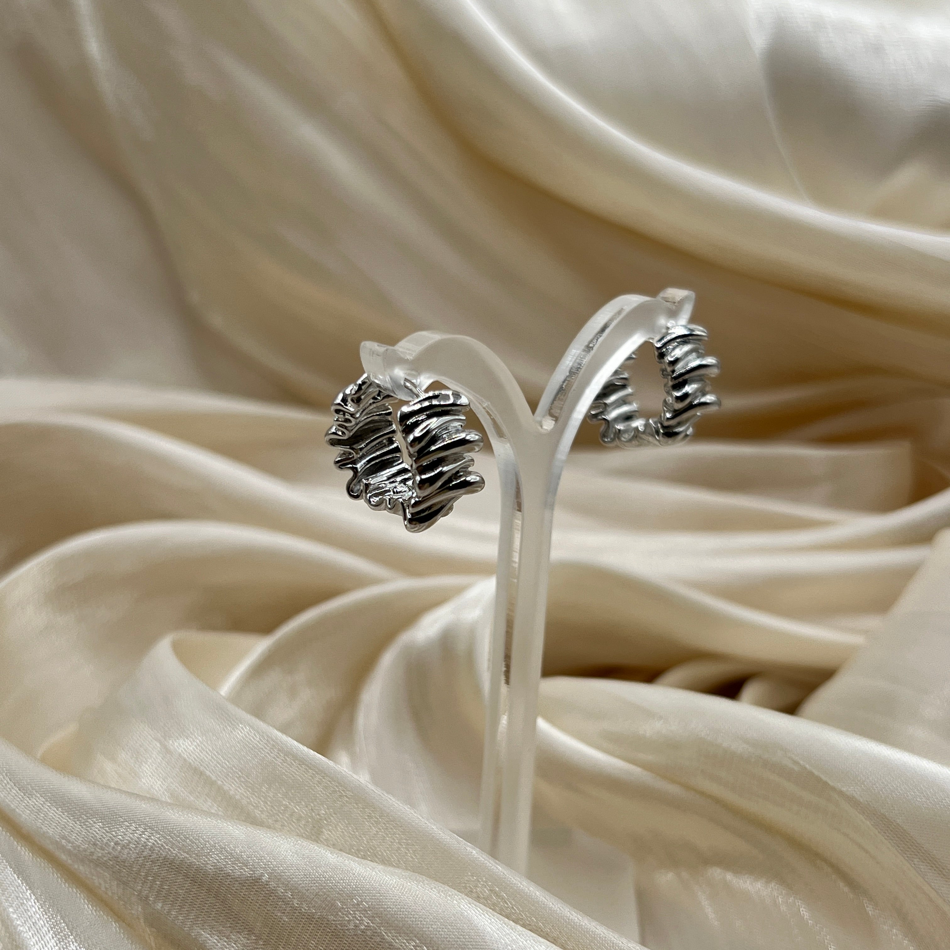 Ribbed Chunky Hoop Earrings – Vaelisse