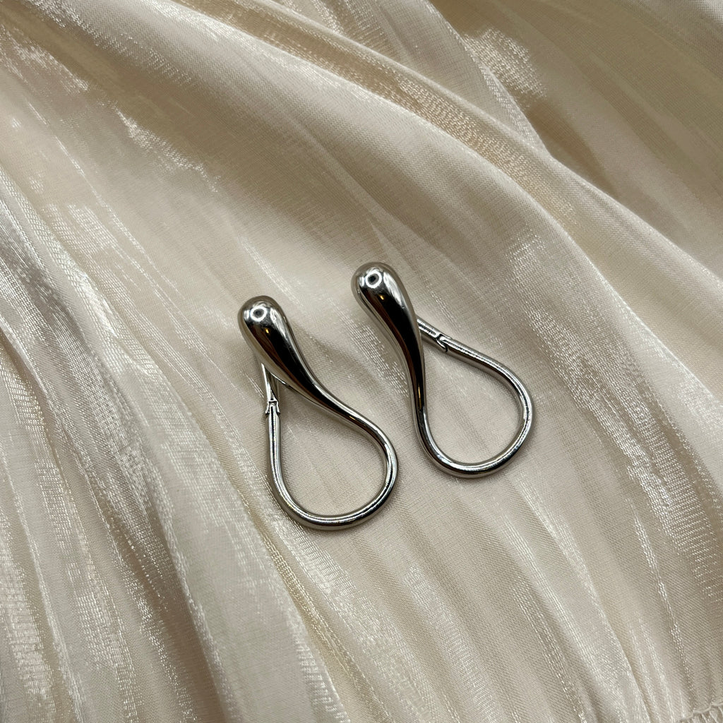 Sculptural Flow Earrings – Ardyn