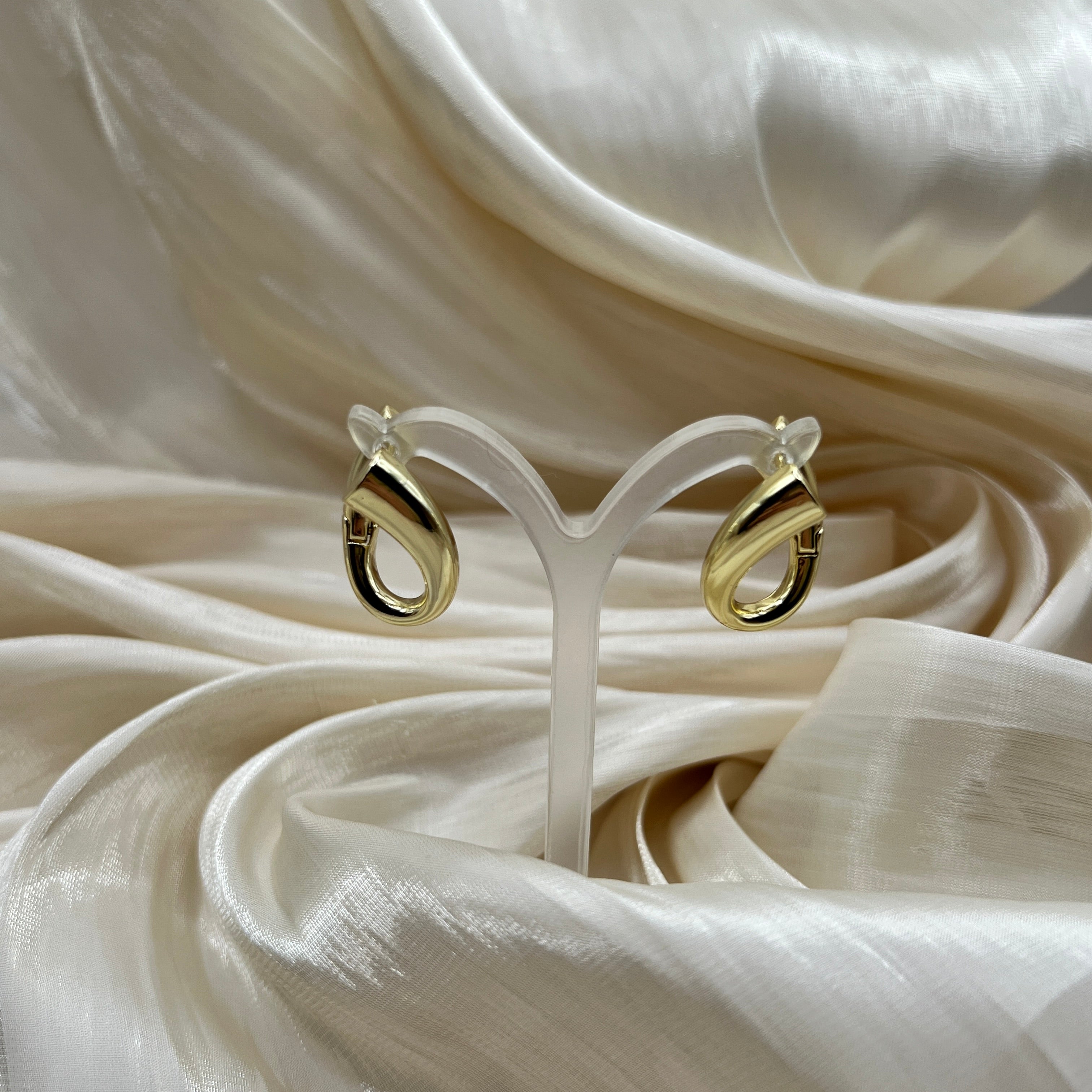Teardrop Minimal Hoop Earrings – Seraphina