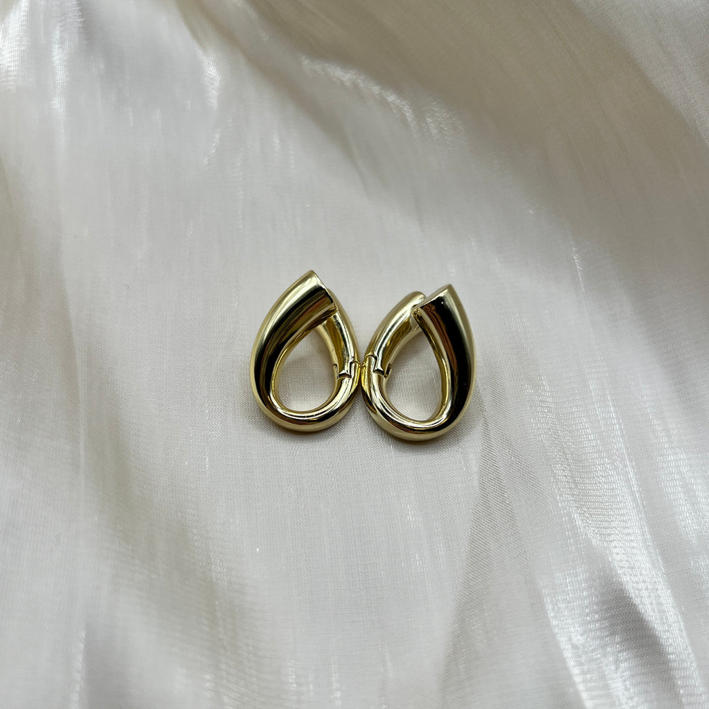 Teardrop Minimal Hoop Earrings – Seraphina